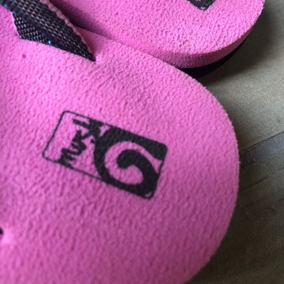 Teva pink panda toddler sandals. Size 5 baby - Picture 4 of 5